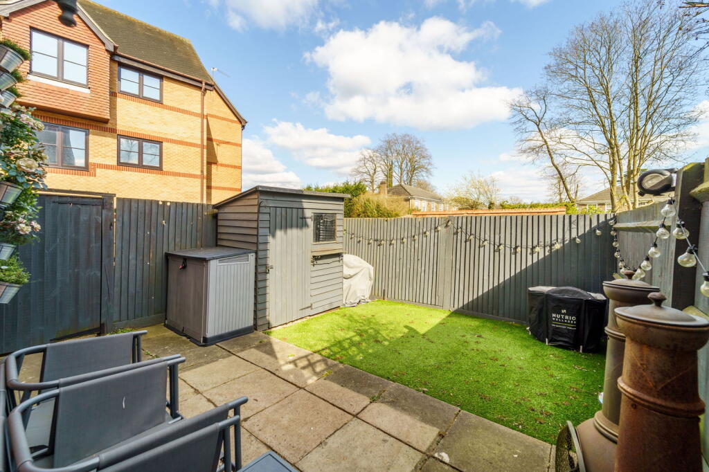 Pyrford Road, West Byfleet, KT14 photo 4