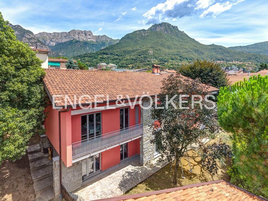 Main image of property: Mandello del Lario, Lecco, Lombardy