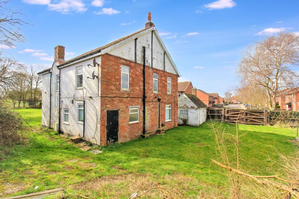 Main image of property: Seabank Cottage, Queens Drive, Skegness, PE25 1RE