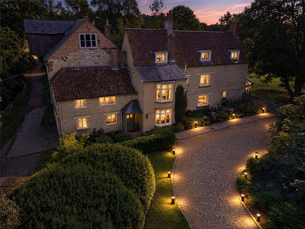House in Thrapston, Islip - View 5