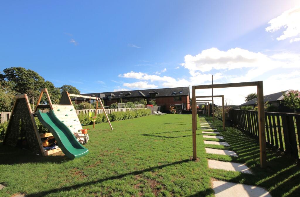 House in Eastleigh, West End - View 4