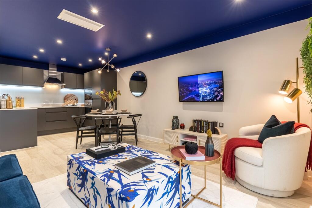 Apartment in Dartford, Temple Hill - More