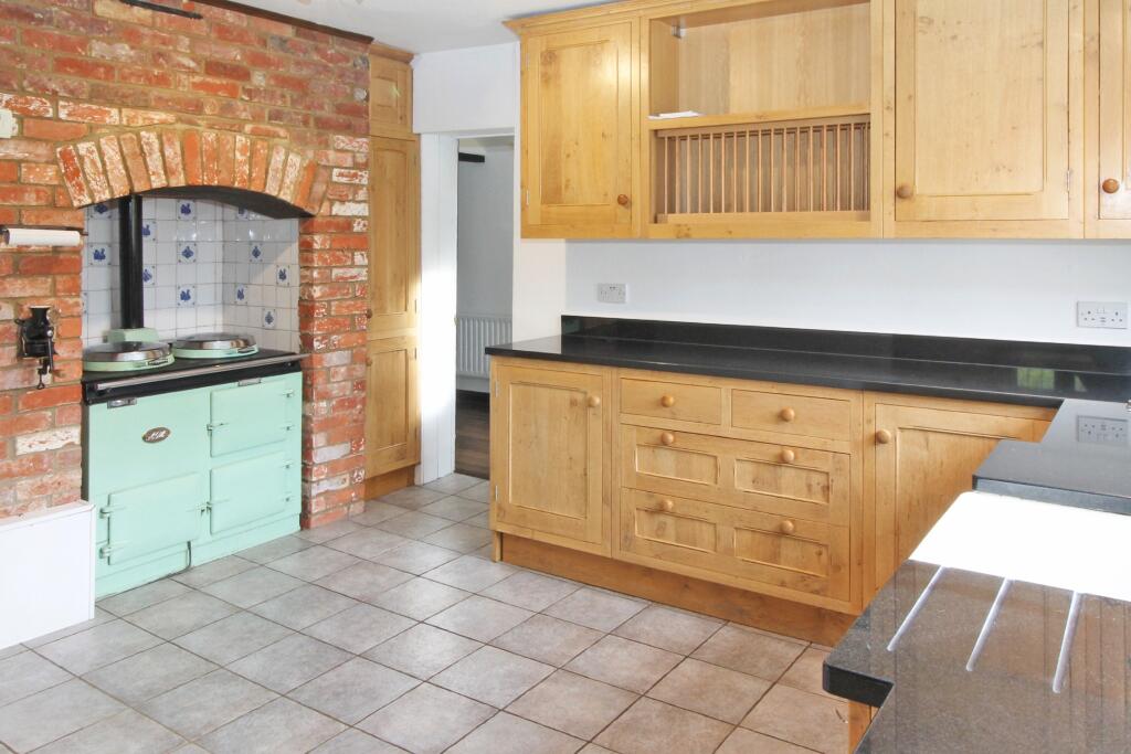 House in Winchester, Shedfield - More