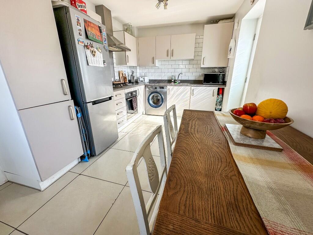 Alexander Way, Shrivenham photo 2