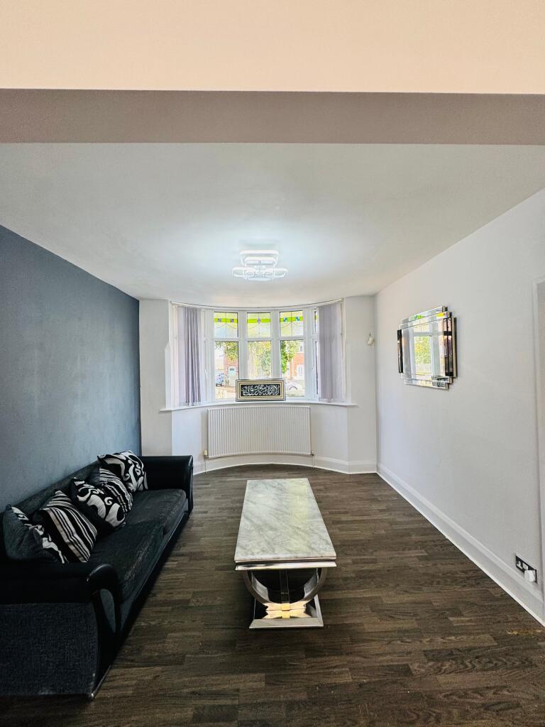 House in Nottingham, Old Basford - View 5