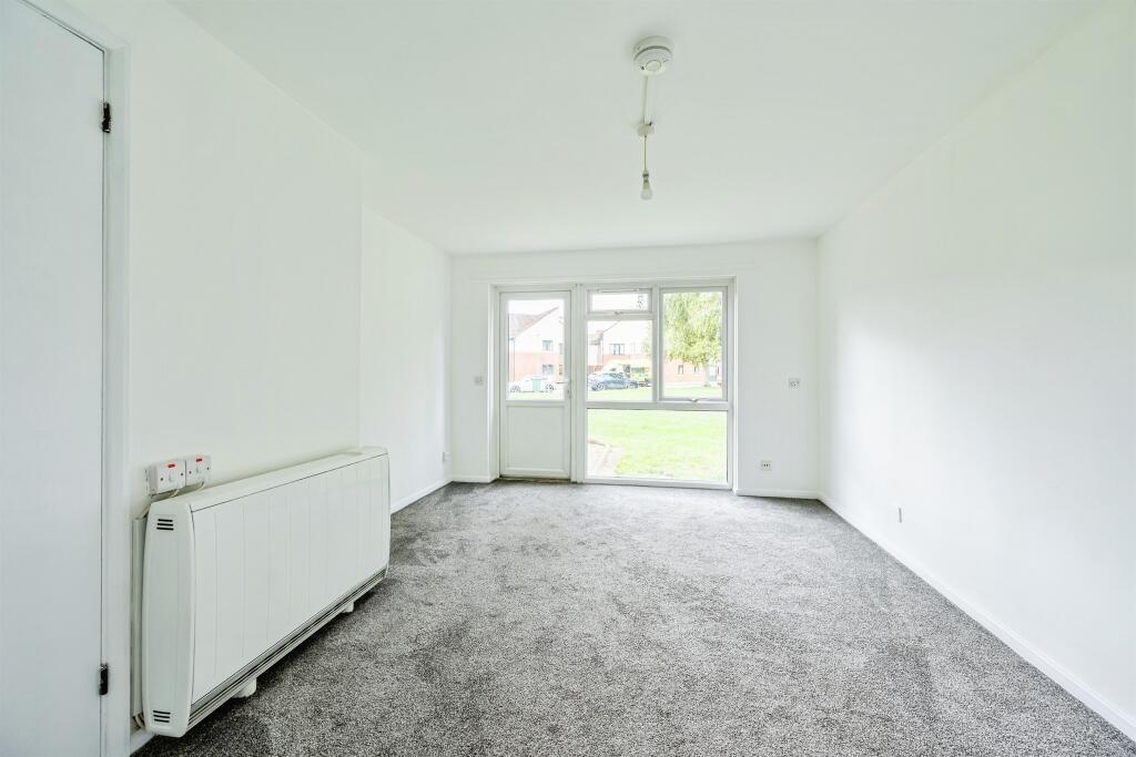 Apartment in Chippenham, Wiltshire - View 4