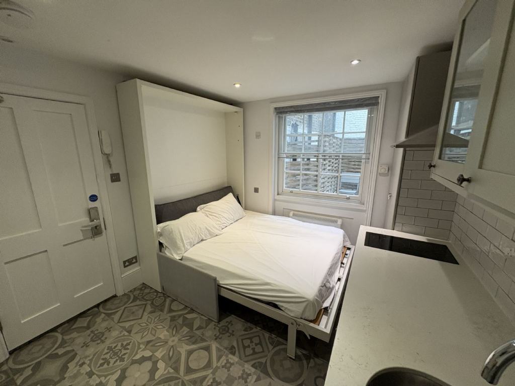 Main image of property: Studio Flat B2, 199 Gloucester Place, Baker Street NW1 6BU