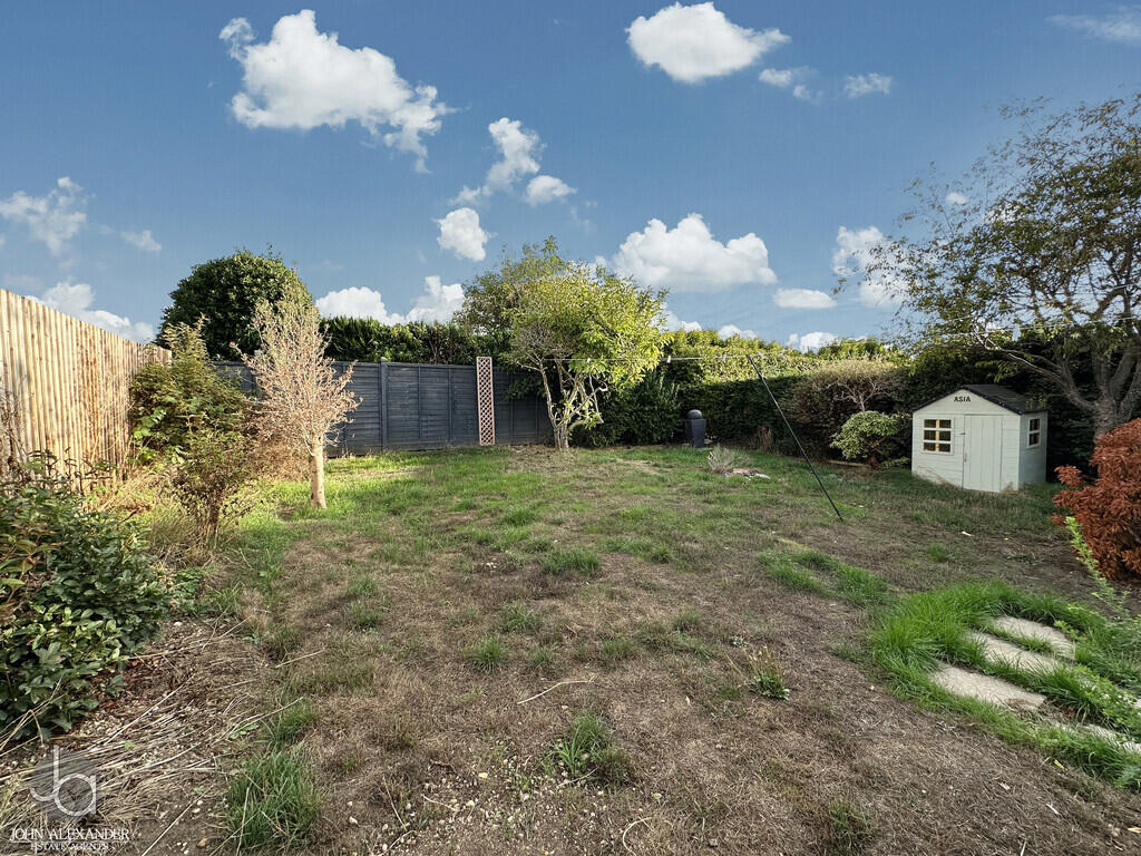 Whitefriars Way, Prettygate, Colchester photo 2