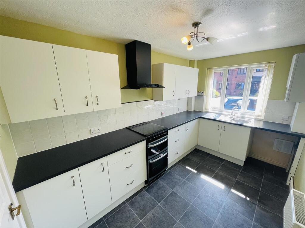 House in Heswall, Liverpool City Region - View 3