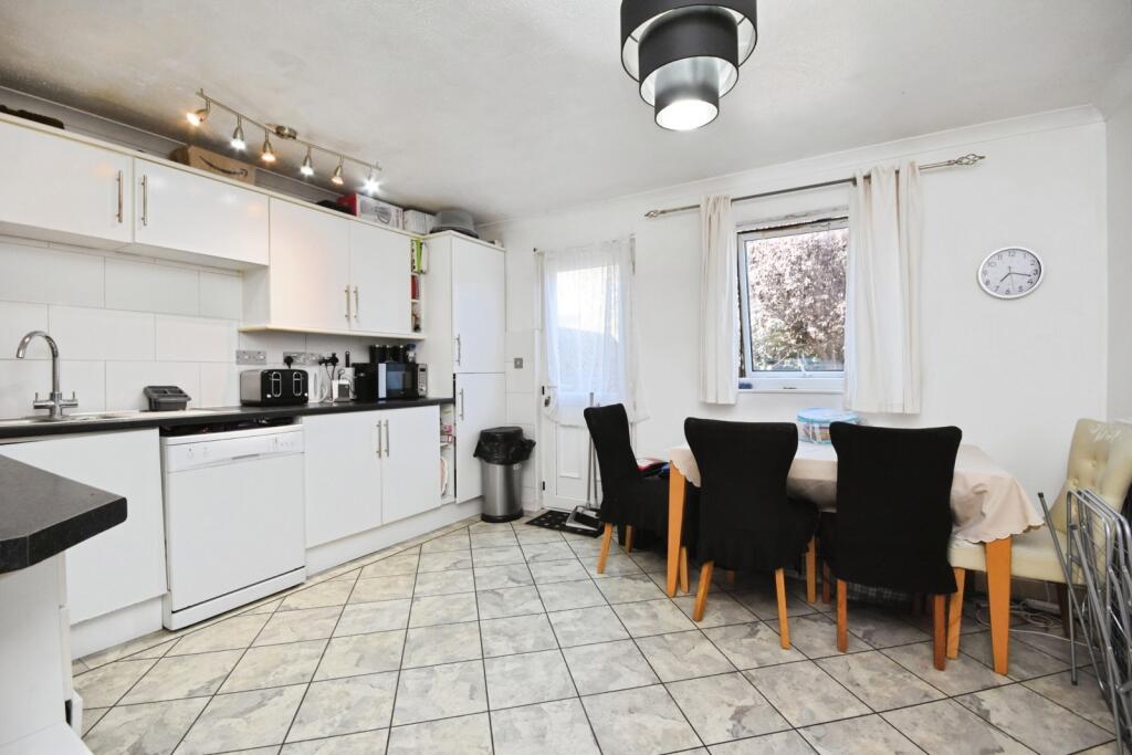 House in Southend-on-Sea - View 5