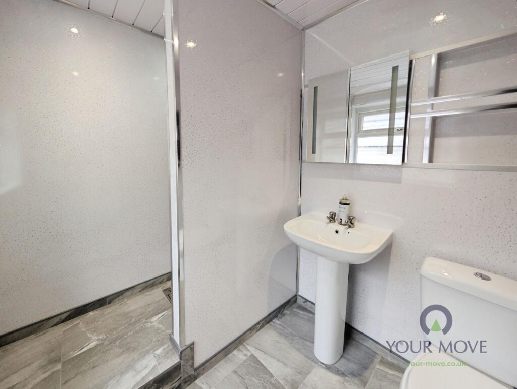 House in Stoke-on-Trent - More