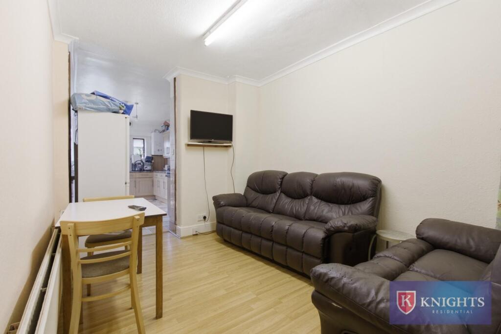 Belsize Avenue, London, N13 photo 4