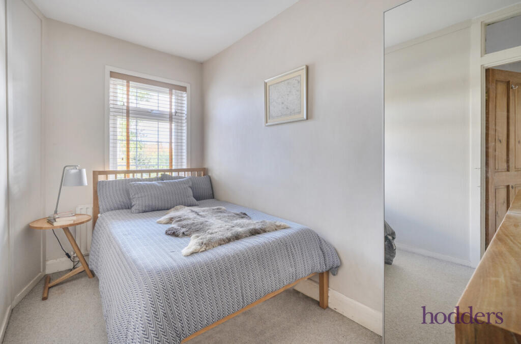 House in Kingston upon Thames - More