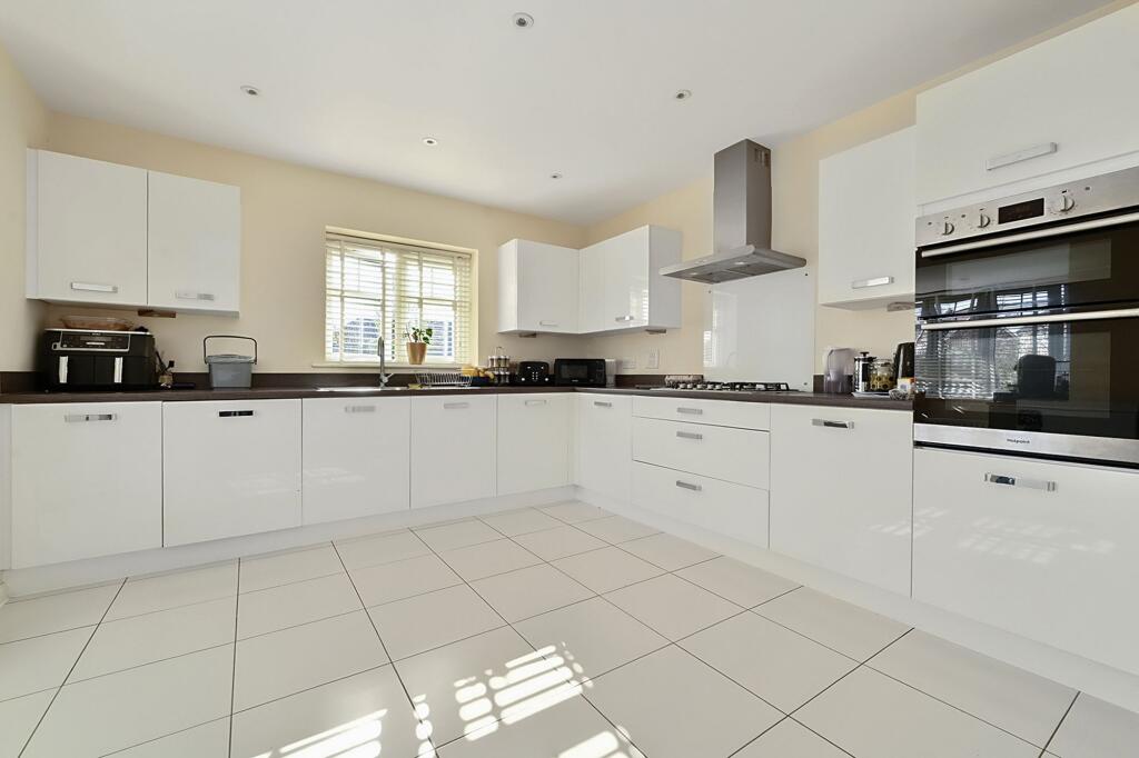 House in Wealden, Burfield Grange, Hellingly - View 2