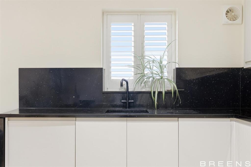 Apartment in London - View 3