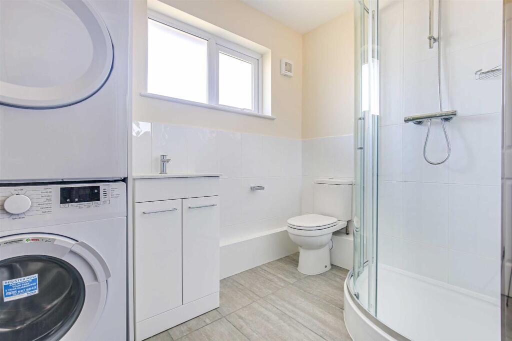 House in Tandridge, Holland, Oxted - View 5