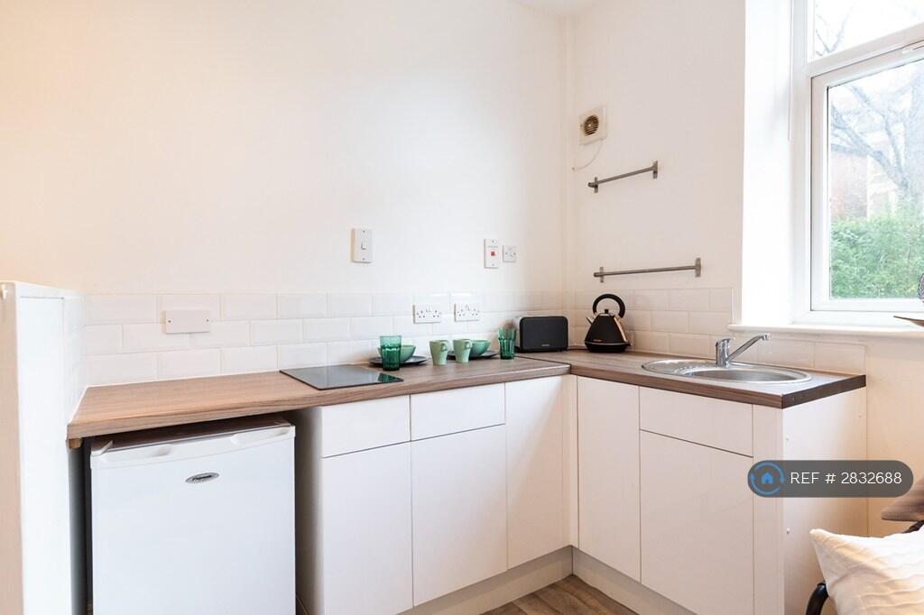 1 bedroom house share for rent