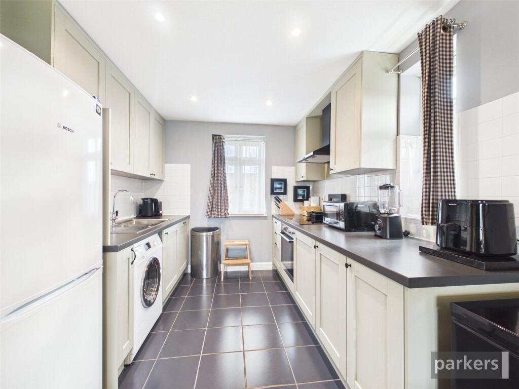 Gabriels Square, Lower Earley, Reading, Berkshire, RG6 photo 3