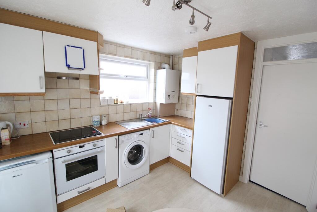 Exmouth Drive, Rayleigh, Essex photo 4