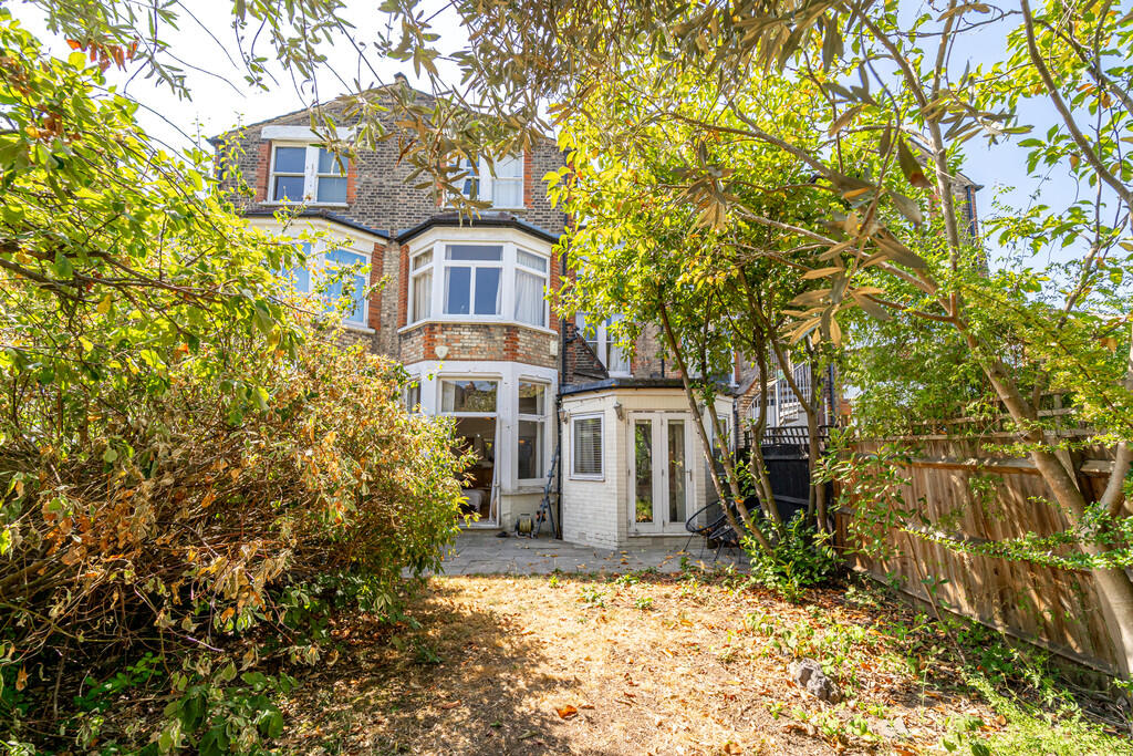 Apartment in London - View 5