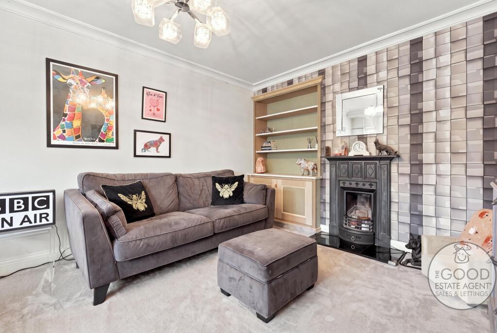 House in Epping Forest, Loughton - More