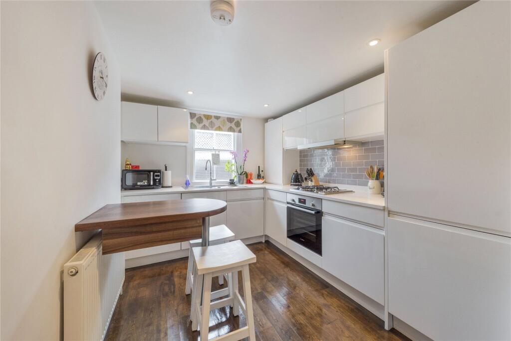 Apartment in London - View 5