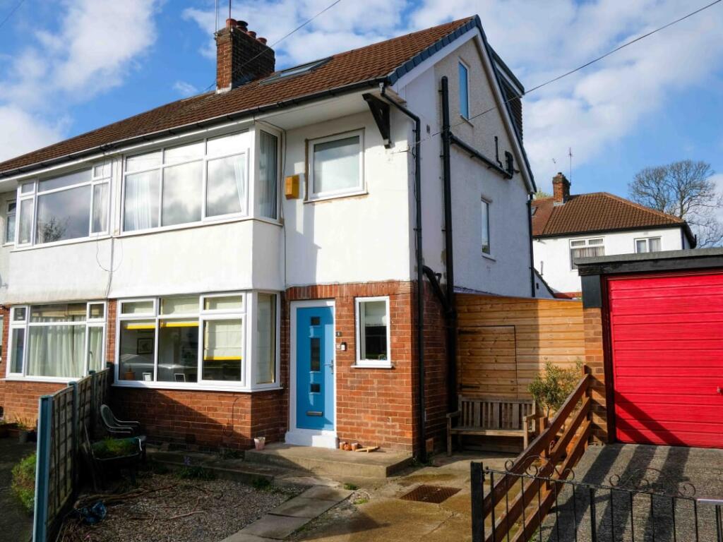 Main image of property: Green Crescent, Leeds, LS6