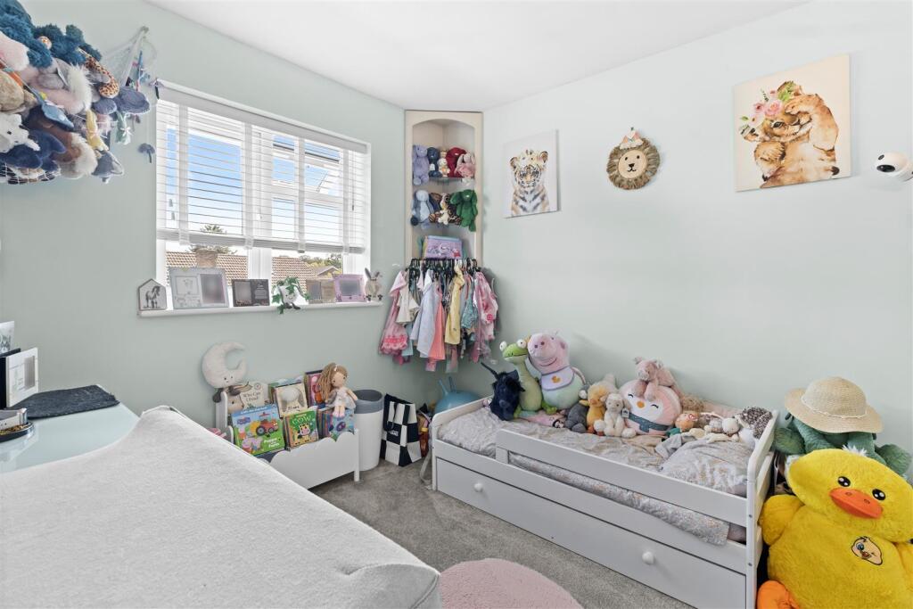 House in Wealden, Hailsham - More
