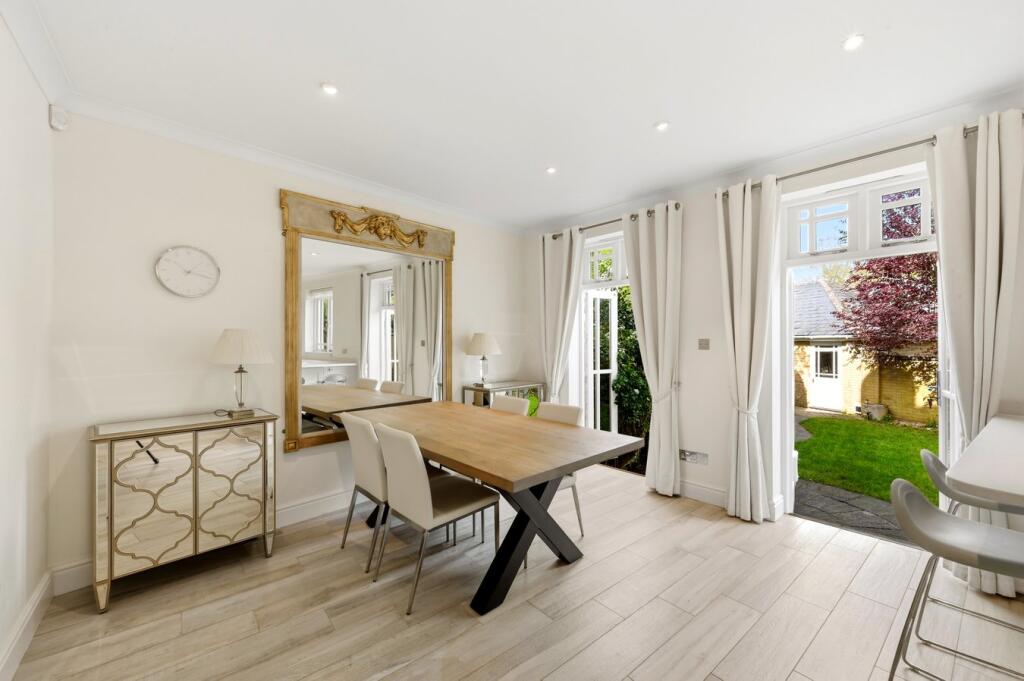 House in Weybridge - View 5