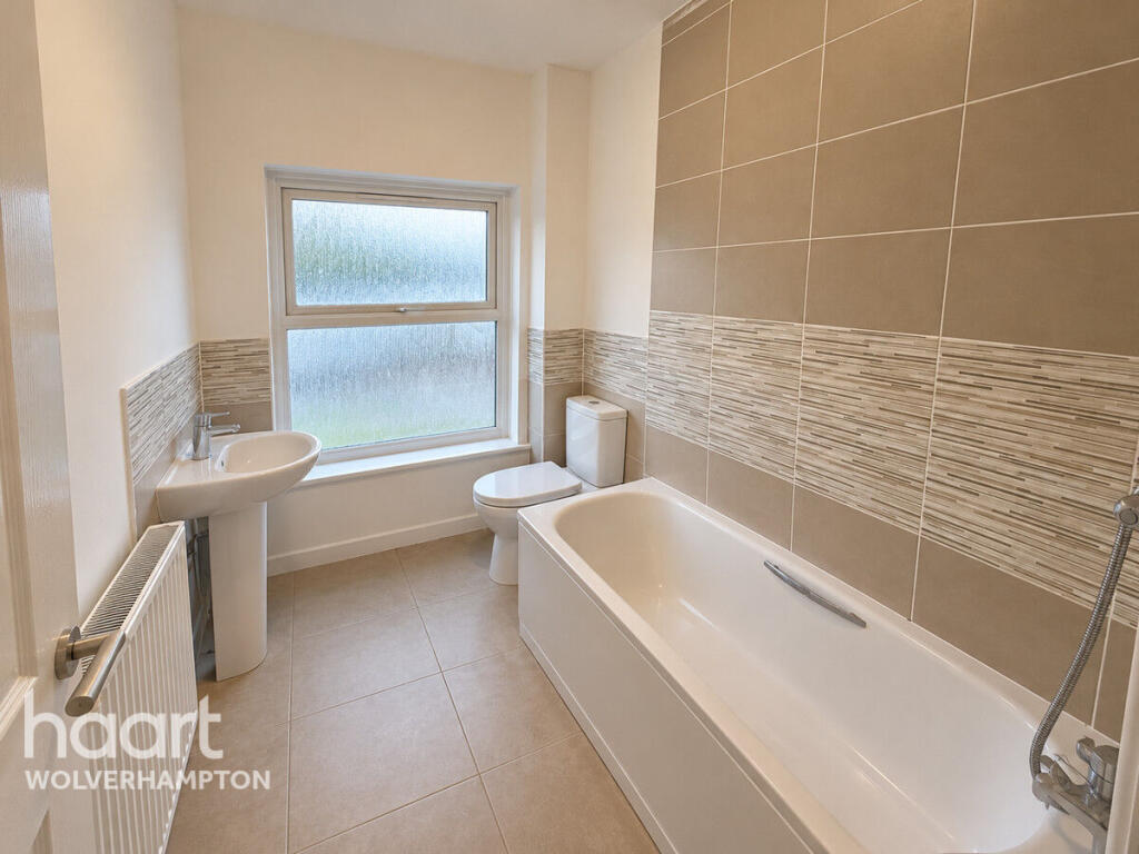 House in Dudley - View 4