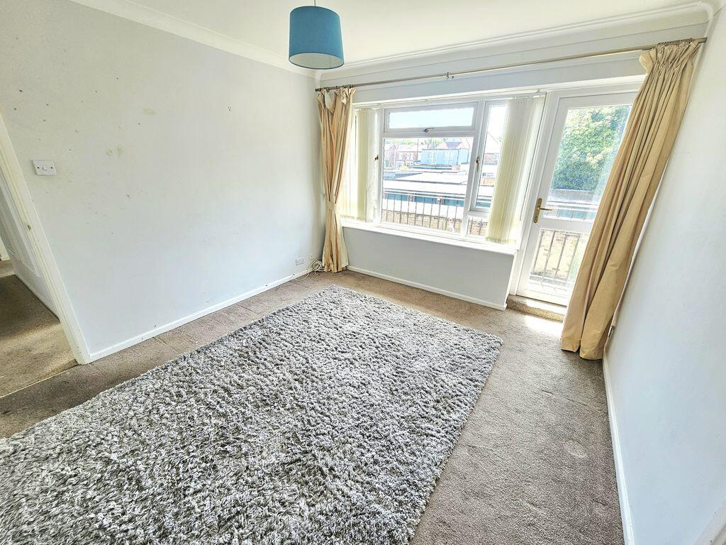 Apartment in Birmingham, Sutton Coldfield - View 4