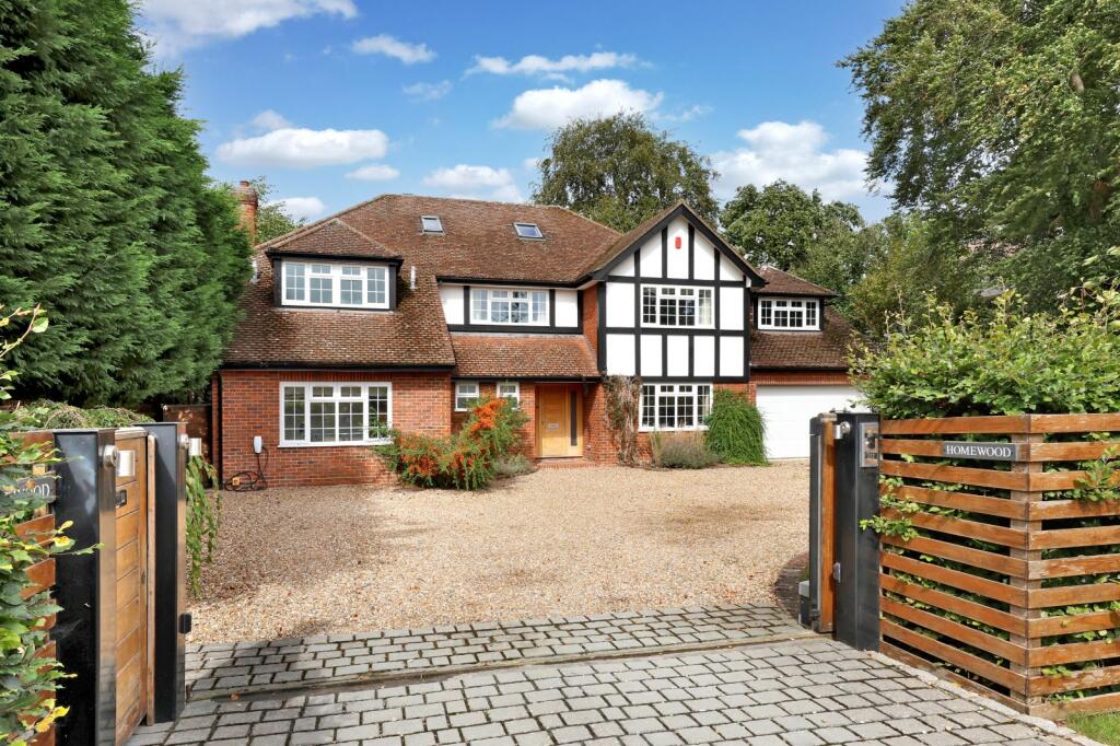 Main image of property: The Avenue, Farnham Common, Buckinghamshire, SL2