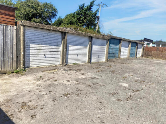 Land and garages at Haresfoot Close, Funtington, Chichester PO18 9LR