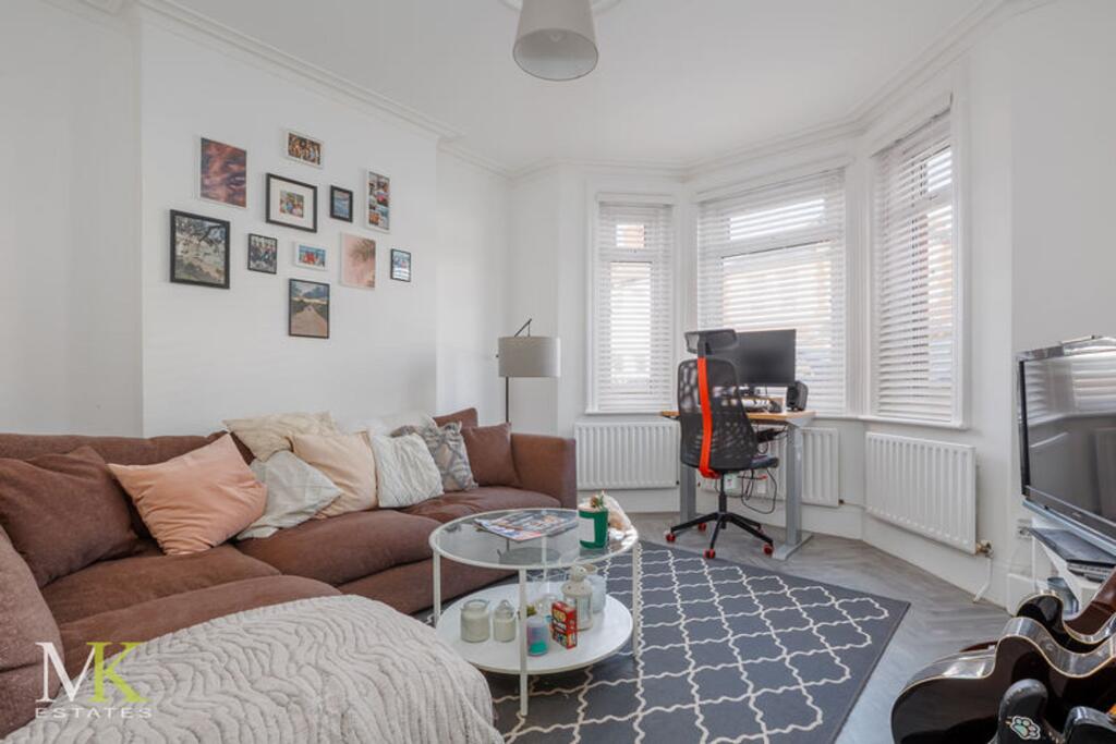 House in Christchurch, Pokesdown, Bournemouth - View 2