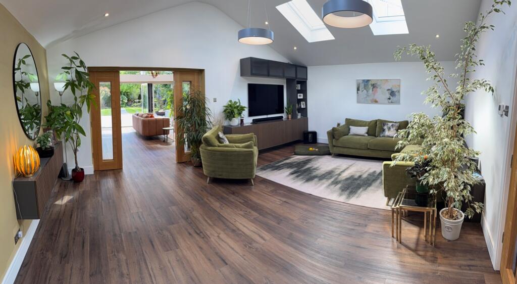 House in Slough - View 4