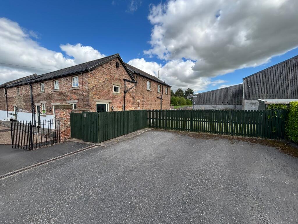 House in South Cave, Drewton - View 2
