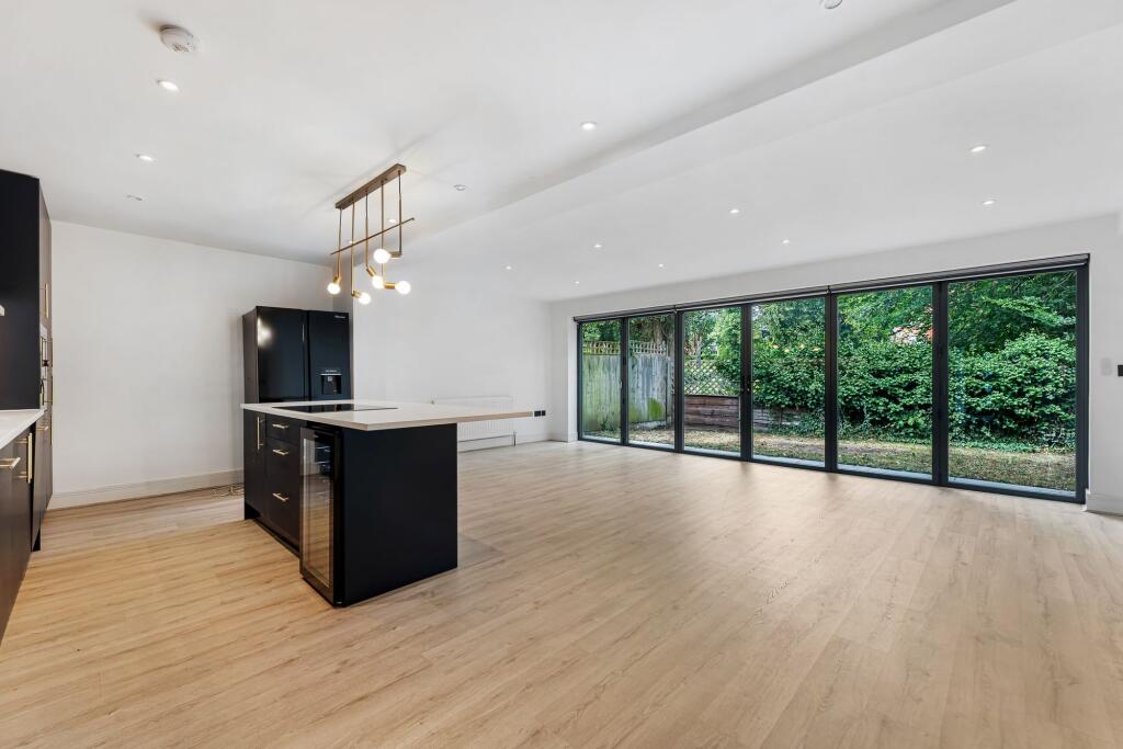 27, Devonshire Drive, Alderley Edge, SK9 photo 4