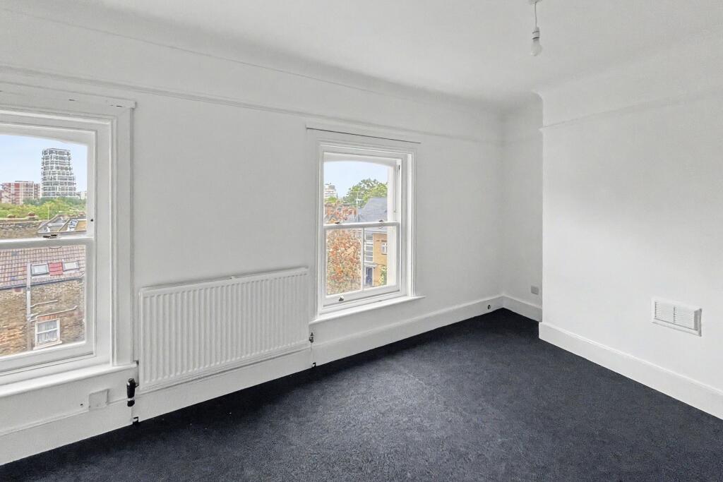 Apartment in London - More