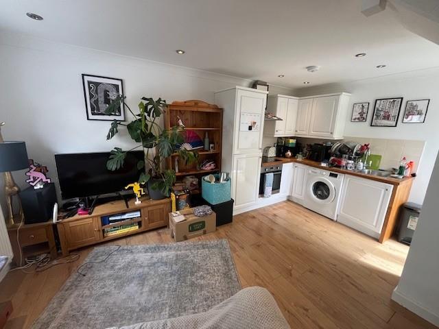 House in Hove, Brighton and Hove - View 2