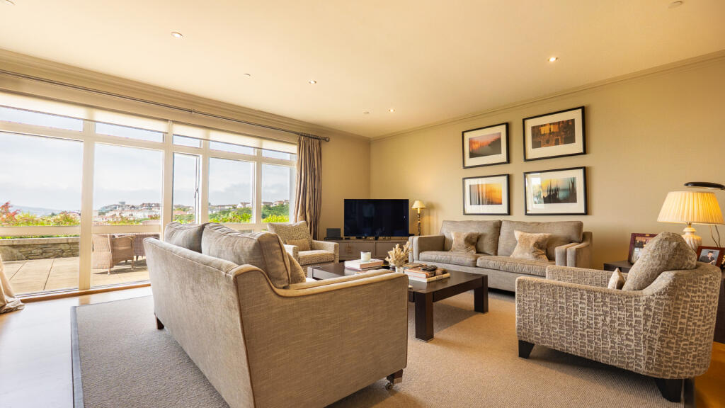 Apt. 5 Majestic Apartments, King Edward Road, Onchan, IM3 2BD photo 3