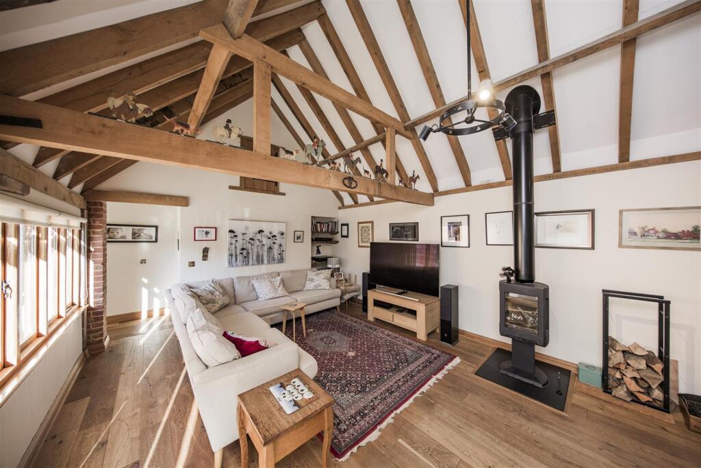 House in Tunbridge Wells, Brenchley - View 2