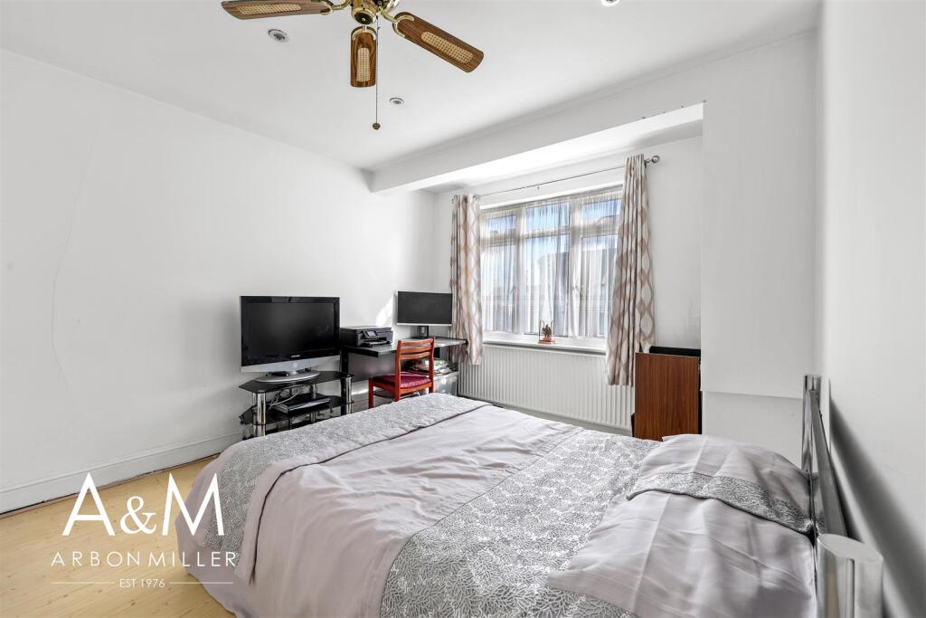 House in London - View 5