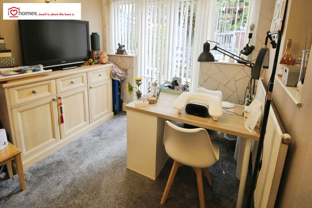 House in Walsall, West Midlands - More