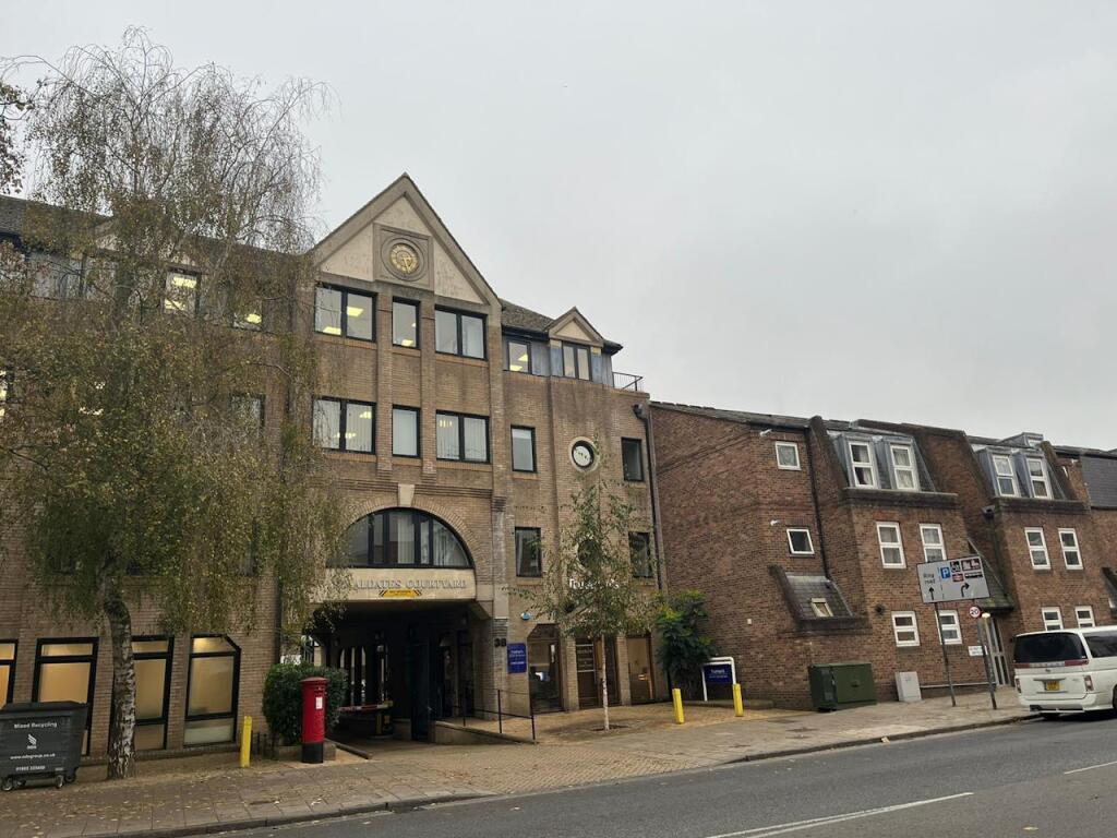 Main image of property: Eden House, 38 St. Aldates, Oxford, OX1 1BN