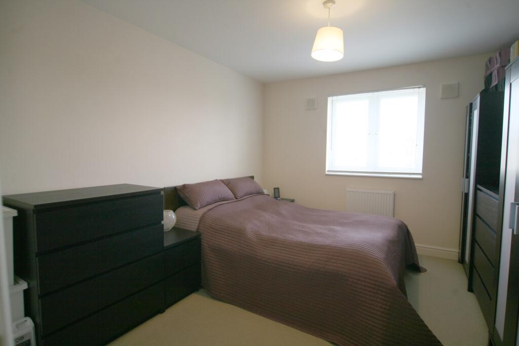 Apartment in Romford - View 4