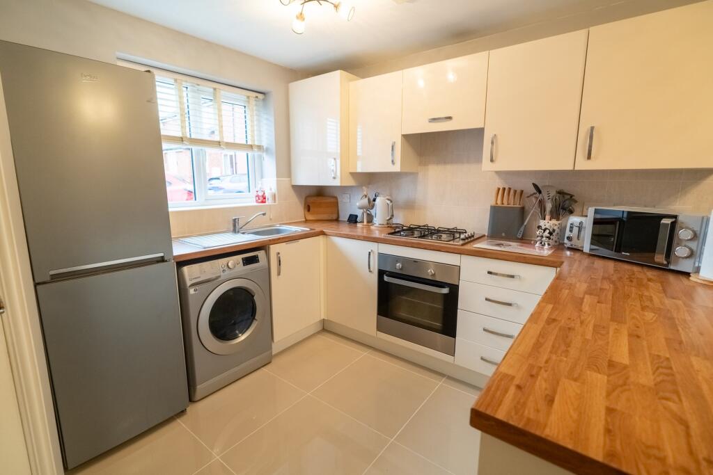 Fletcher Close, Sunderland, SR4 0BG photo 4