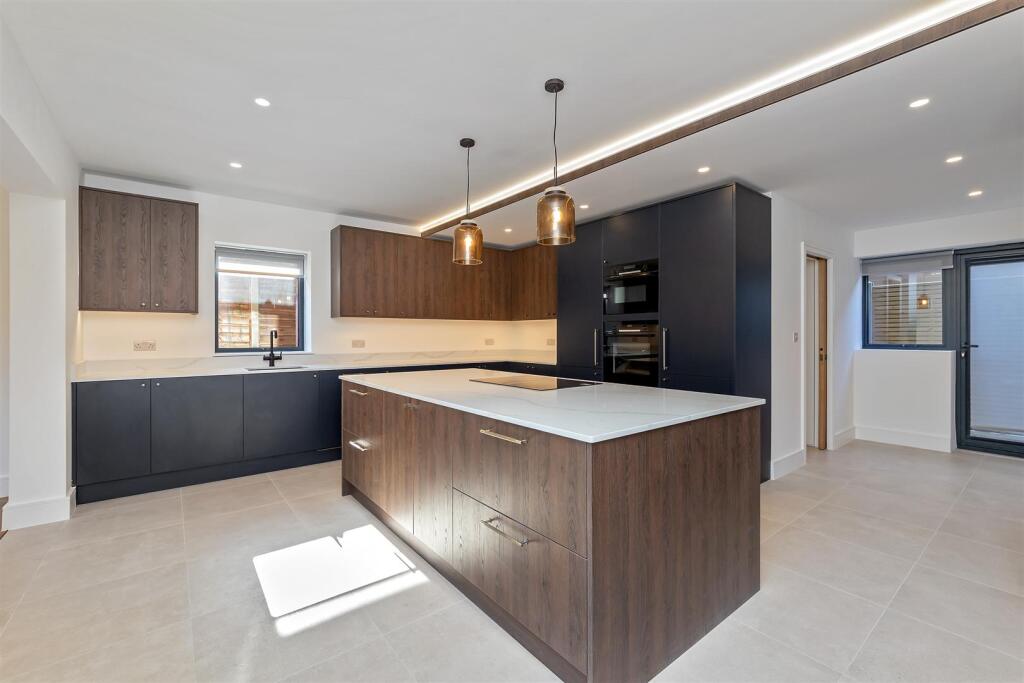 Additional image 7 of Wildwood Avenue, Bricket Wood, St. Albans