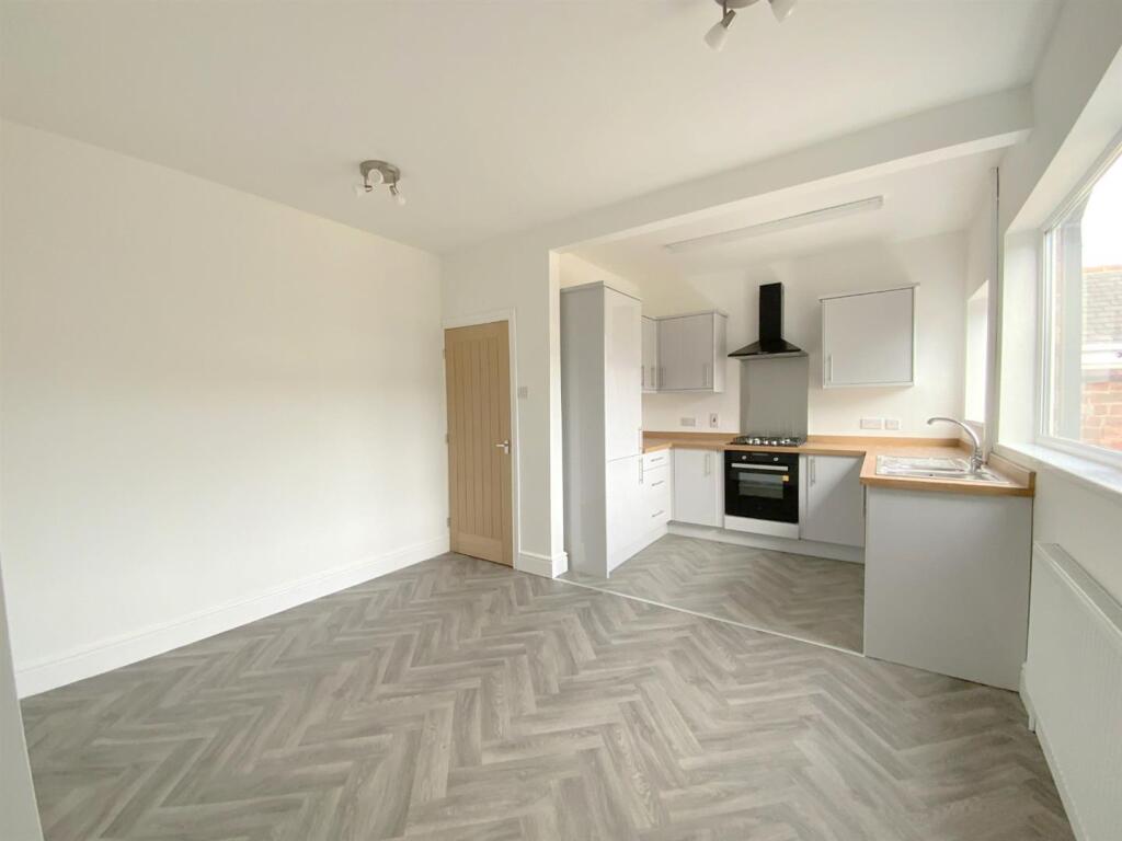 Felstead Road, Grimsby photo 3