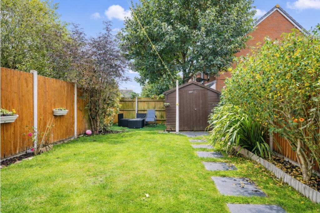 Kitchener Close, St. Albans, Hertfordshire, AL1 photo 3