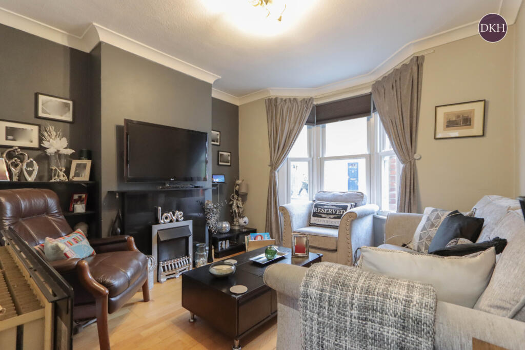 3-bed terraced on Tucker Street, Watford, £435,000
